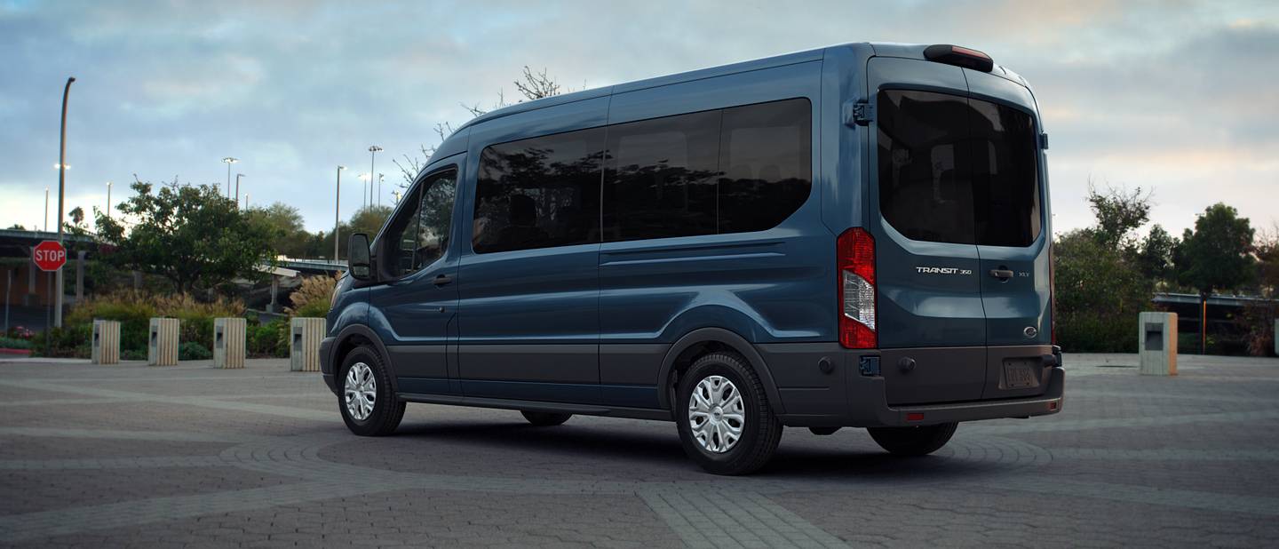 Транзит 2019 года. Ford Transit 2019 микроавтобус. Ford Transit микроавтобус 2020. Ford Transit пассажирский 2021. Форд Транзит микроавтобус 2021.